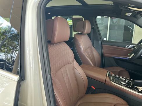 Used 2025 BMW X5 xDrive50e image 26