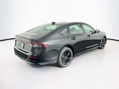 Used 2025 Honda Accord SE image 9