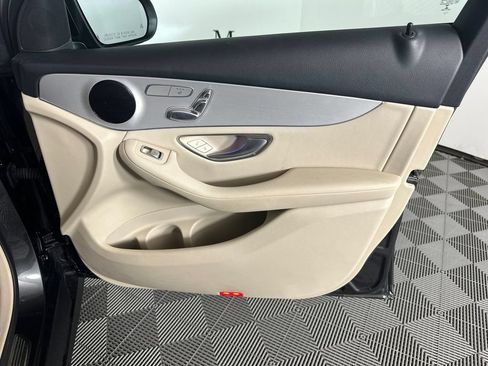 Certified 2022 Mercedes-Benz GLC 300 w/ Premium Package Lite image 15