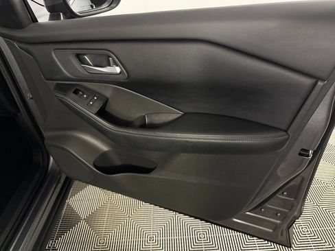 Used 2025 Nissan Rogue SV FWD image 30