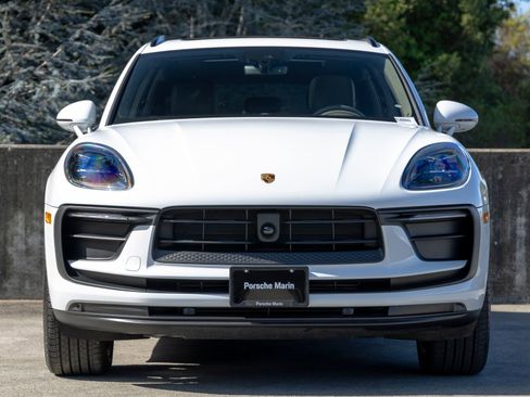 Certified 2026 Porsche Macan AWD/4WD image 8