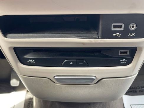 Used 2017 Chrysler Pacifica Touring-L Plus image 14