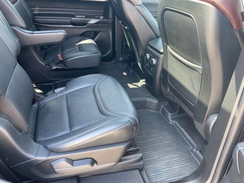 Used 2020 Ford Explorer Platinum w/ Premium Technology Package AWD/4WD image 39