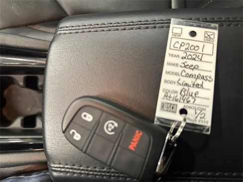 Used 2024 Jeep Compass Limited image 30