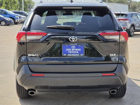 Used 2025 Toyota RAV4 XLE FWD image 8