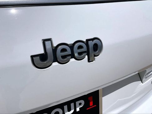 Used 2023 Jeep Grand Cherokee L Summit w/ Advanced Protech Group IV AWD/4WD image 31