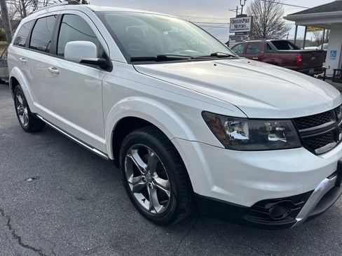 Used 2017 Dodge Journey Crossroad w/ Popular Equipment Group image 5