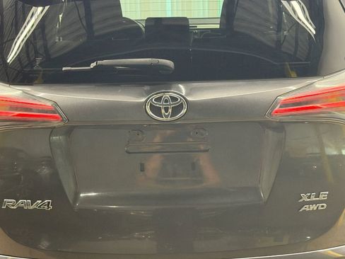 Used 2017 Toyota RAV4 XLE AWD/4WD image 21