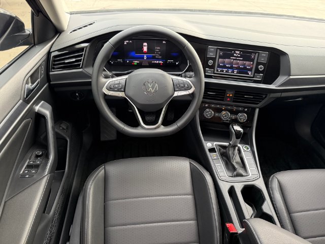 Used 2024 Volkswagen Jetta SE w/ Panoramic Sunroof Package FWD image 25