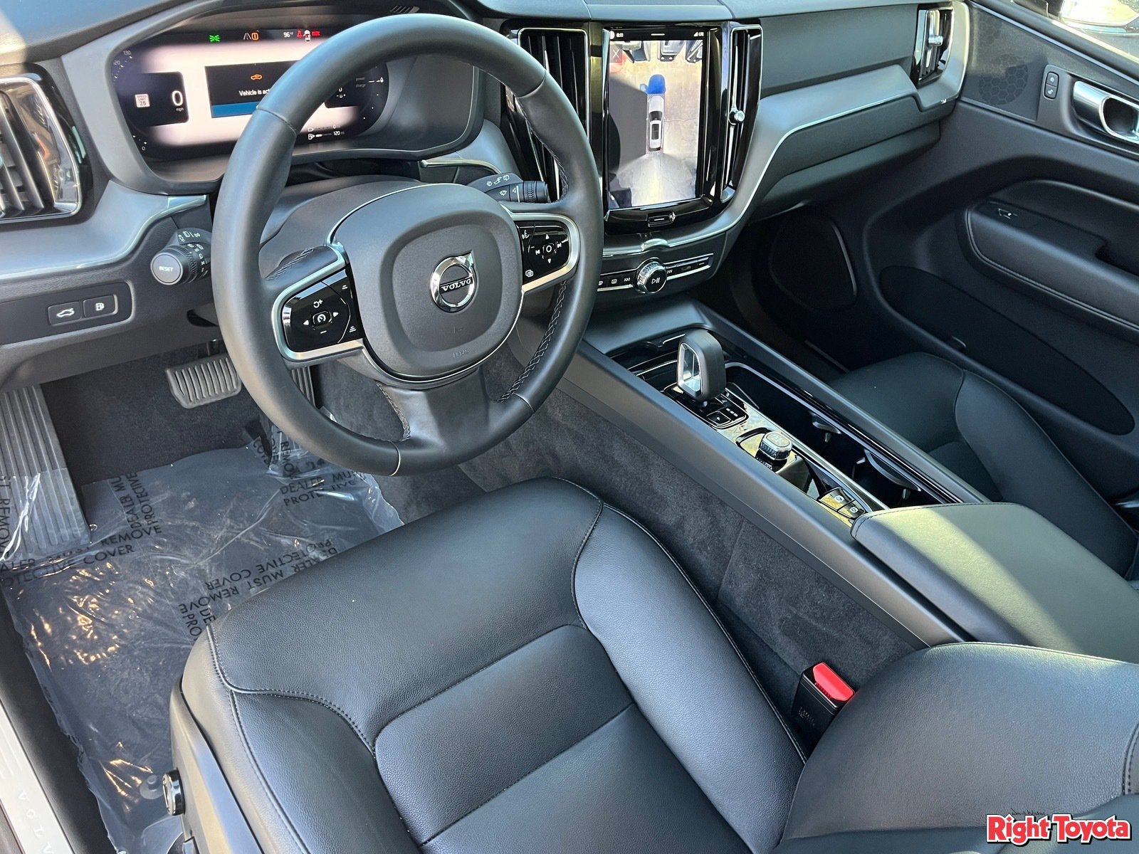 Used 2025 Volvo XC60 T8 Plus AWD/4WD image 19