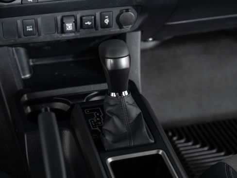 Used 2023 Toyota Tacoma TRD Off-Road image 39