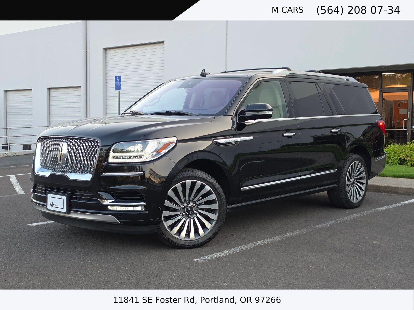 Used 2018 Lincoln Navigator L Reserve w/ Technology Package AWD/4WD image 2
