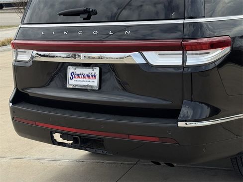 Used 2024 Lincoln Navigator L 4WD image 6
