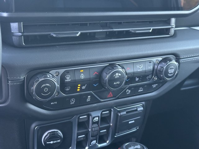 New 2026 Jeep Wrangler Unlimited Sahara AWD/4WD image 26