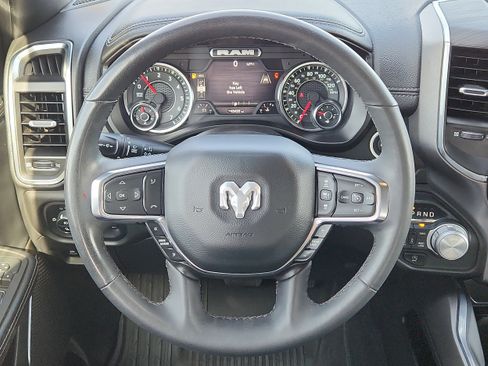 Used 2025 RAM 1500 Laramie AWD/4WD image 18