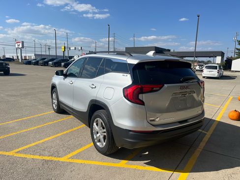 Used 2020 GMC Terrain SLE w/ Driver Convenience Package image 5