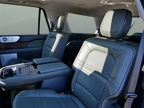 Used 2022 Lincoln Navigator Black Label image 14