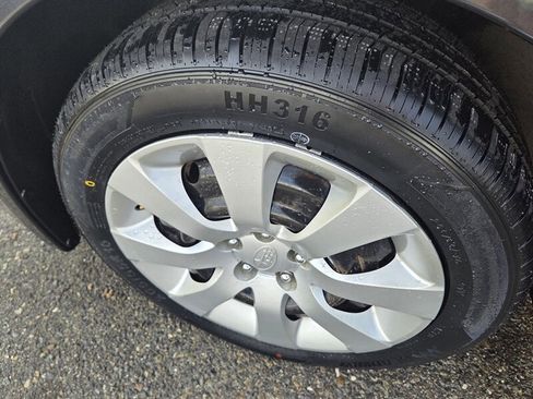 Used 2011 Subaru Impreza 2.5i image 6