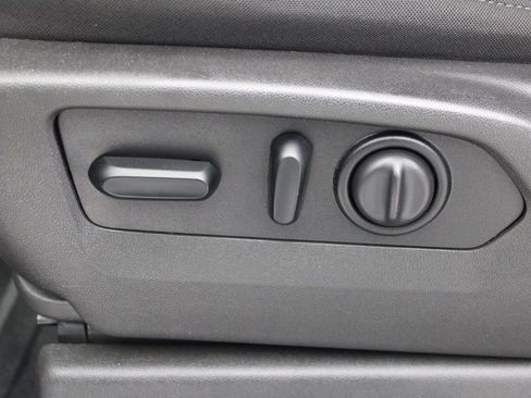 Used 2023 GMC Sierra 3500 Pro w/ Convenience Package image 16