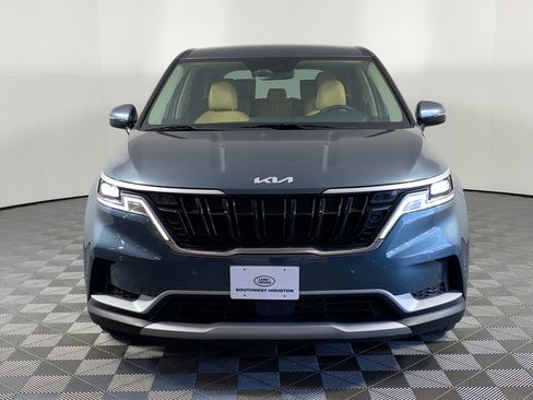 Used 2024 Kia Carnival EX image 5