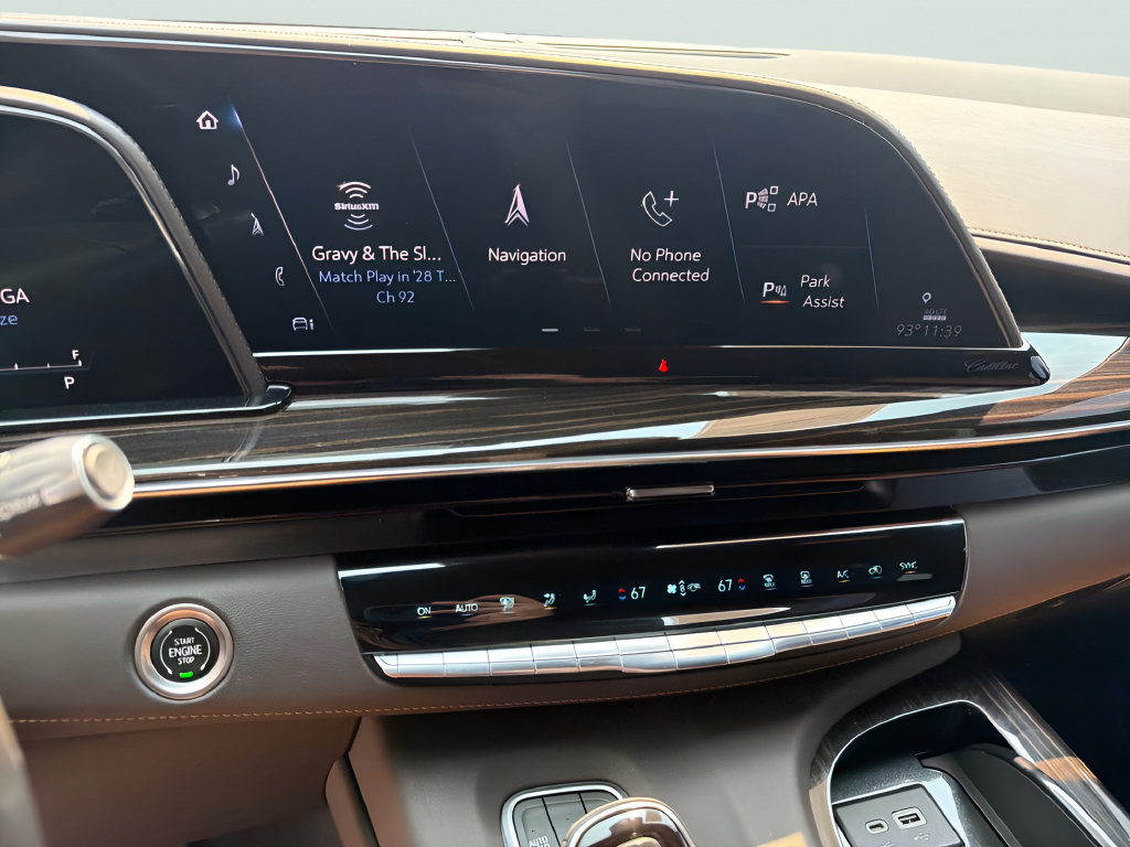 Used 2021 Cadillac Escalade Premium Luxury AWD/4WD image 26