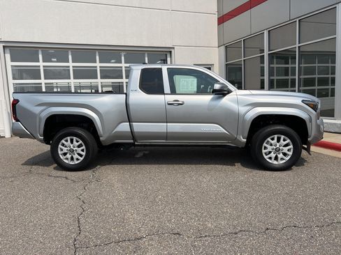 Used 2026 Toyota Tacoma SR5 RWD image 35