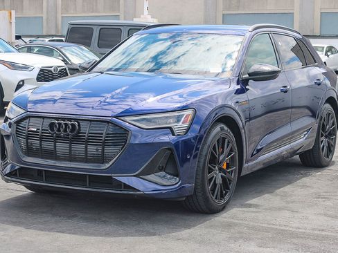 Used 2022 Audi e-tron Chronos AWD/4WD image 3