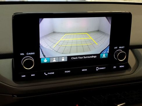 Certified 2025 Honda Accord SE image 4