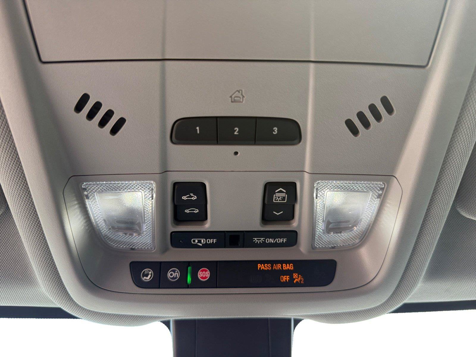 Used 2024 Chevrolet Equinox Premier FWD image 17