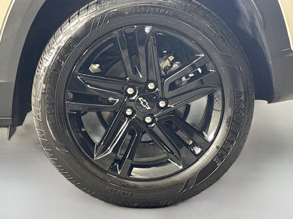 Certified 2026 Chevrolet Trax ACTIV w/ Sunroof Package FWD image 33