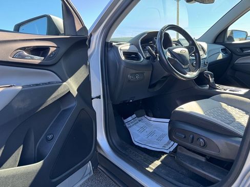 Used 2022 Chevrolet Equinox LT image 13