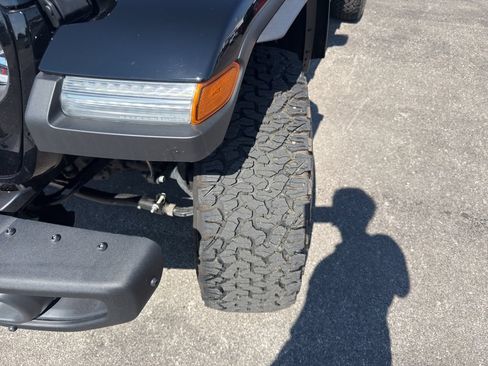 Used 2022 Jeep Wrangler Unlimited Rubicon w/ Xtreme Recon 35" Tire Package AWD/4WD image 25