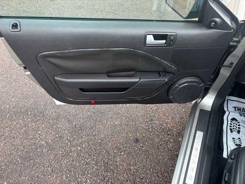 Used 2009 Ford Mustang GT image 10