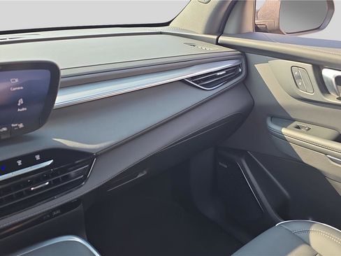 Used 2025 Buick Enclave Preferred image 24