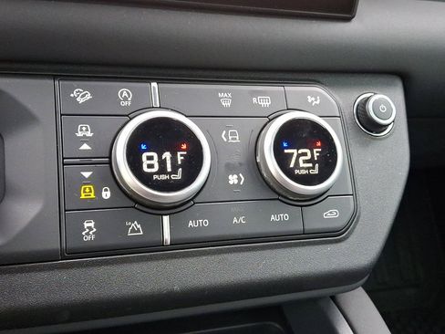 Certified 2025 Land Rover Defender 110 X-Dynamic SE image 26