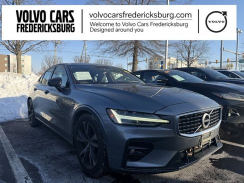 Used 2019 Volvo S60 T6 R-Design image 1