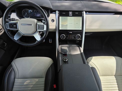 Certified 2023 Land Rover Discovery HSE R-Dynamic AWD/4WD image 4