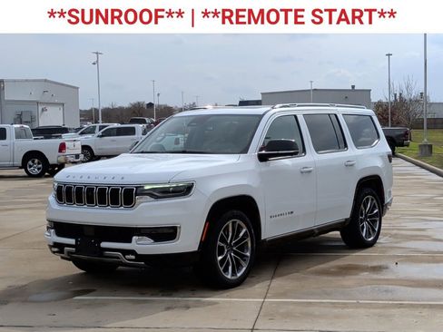 Used 2024 Jeep Wagoneer Series III w/ Premium Group I image 3