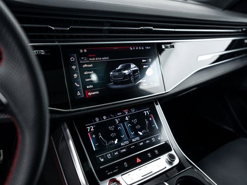 Used 2025 Audi RS Q8 performance image 16