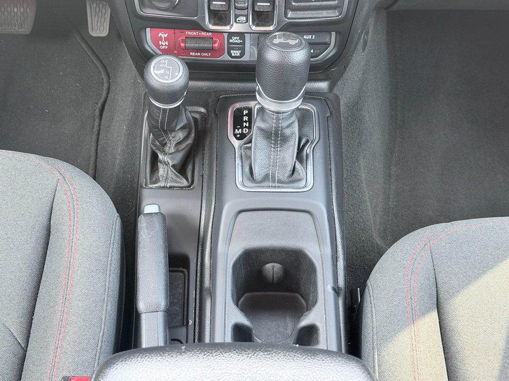 Used 2025 Jeep Wrangler Unlimited Rubicon AWD/4WD image 18