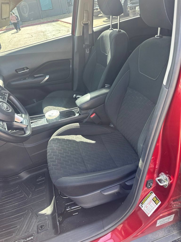 Used 2023 Nissan Kicks SV FWD image 5