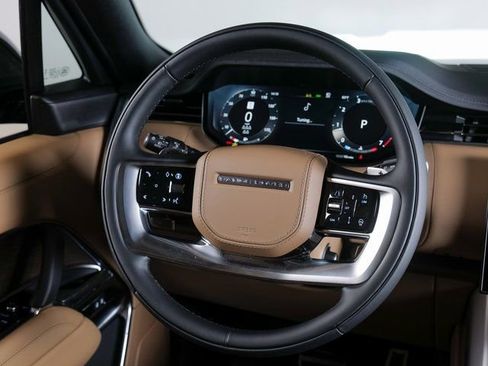New 2026 Land Rover Range Rover Long Wheelbase SE AWD/4WD image 12