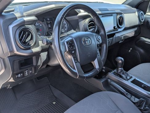 Used 2019 Toyota Tacoma TRD Off-Road w/ Technology Package AWD/4WD image 14