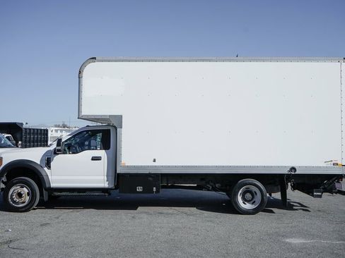 Used 2017 Ford F550 2WD Regular Cab Super Duty image 5