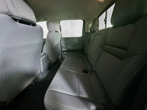 Used 2024 Nissan Frontier SV w/ SV Convenience Package image 26