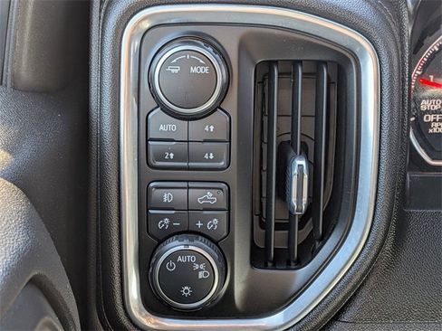 Used 2021 Chevrolet Silverado 1500 RST image 17