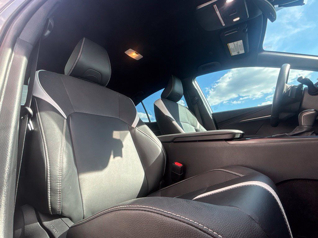 Used 2025 Toyota Camry SE w/ Convenience Package FWD image 27