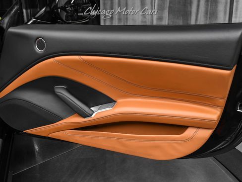 Used 2016 Ferrari California T RWD image 33