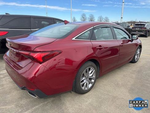 Certified 2020 Toyota Avalon XLE w/ Moonroof Package image 9