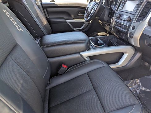 Used 2018 Nissan Titan PRO-4X image 11